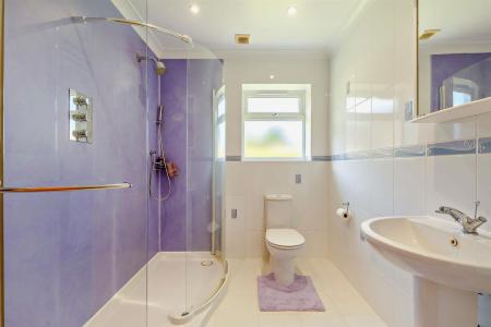 Bedroom Two En-suite