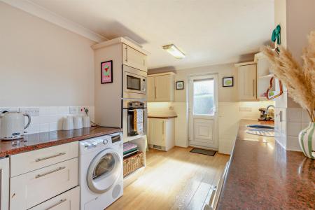 8696511-interior03-800.jpg
