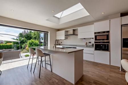 8698410-interior04-800.jpg