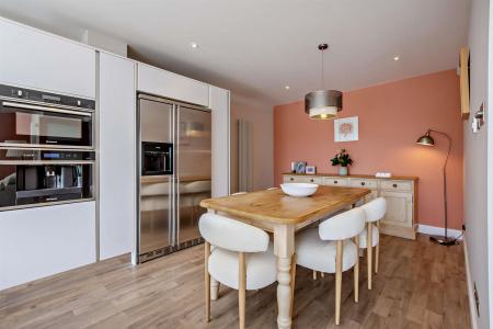 8698410-interior09-800.jpg