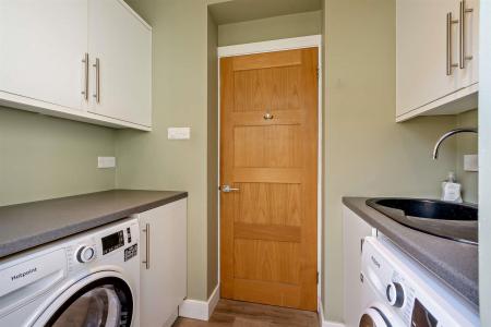 8698410-interior19-800.jpg