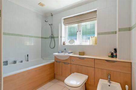 8700220-interior10-800.jpg