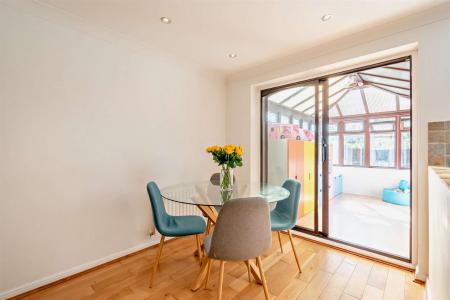 8700485-interior07-800.jpg