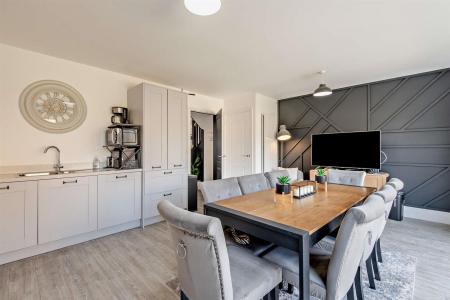 8701871-interior18-800.jpg
