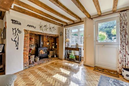 Fireplace & log burner