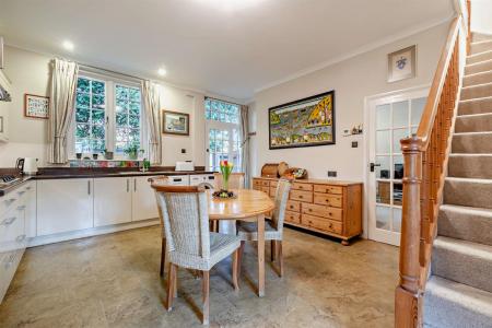 8674460-interior17-800.jpg