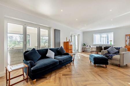 8686944-interior04-800.jpg