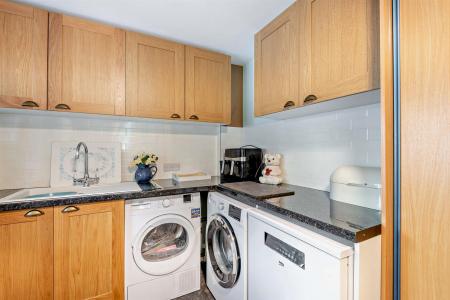 8686944-interior15-800.jpg