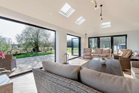 8686944-interior02-800.jpg
