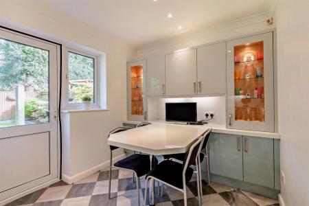 8687746-interior08-800.jpg