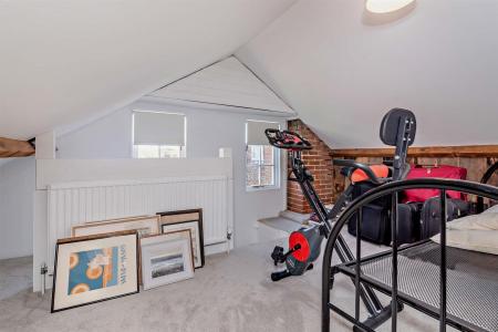 8688129-interior02-800.jpg