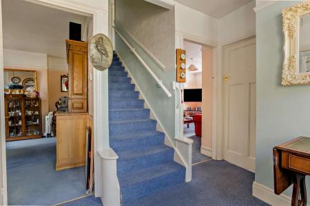 8689705-interior06-800.jpg