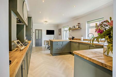 8690086-interior13-800.jpg