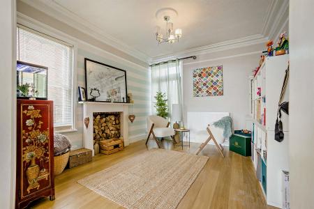 8690086-interior06-800.jpg