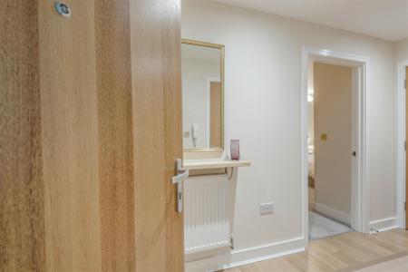 8691410-interior12.jpg