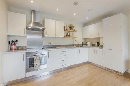 8691410-interior10.jpg