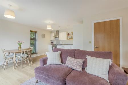 8691410-interior09.jpg