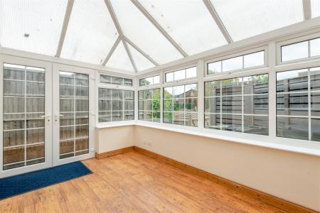 8691795-interior01.jpg