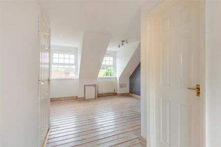 8691795-interior18.jpg
