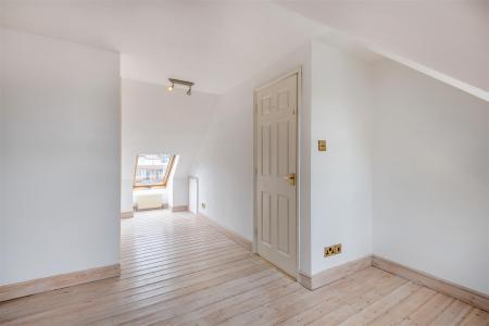 8691795-interior16.jpg