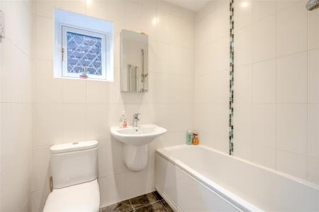 8690087-interior22.jpg