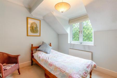8690087-interior19.jpg