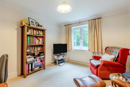 8690087-interior23.jpg