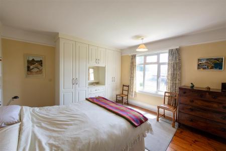 Tredavoe Bedroom 2.jpg