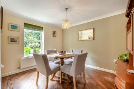 8698187-interior17.jpg
