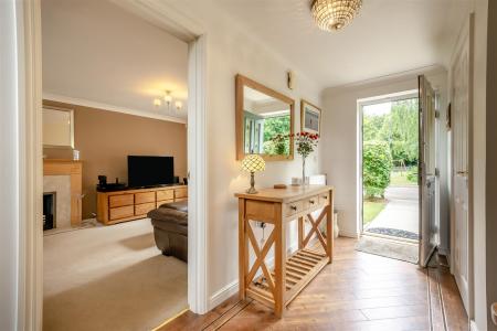 8698187-interior09.jpg
