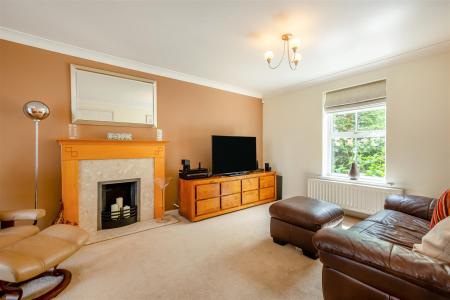8698187-interior15.jpg