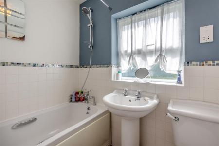 8698187-interior27.jpg