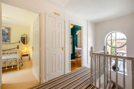 8698187-interior24.jpg