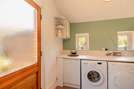 8698615-interior10-800.jpg