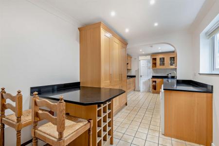 8698831-interior01-800.jpg