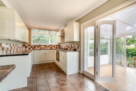 8700108-interior01.jpg