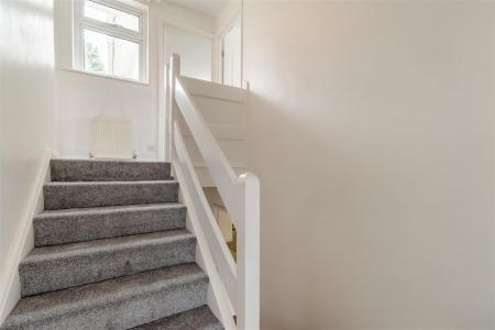 8700108-interior18.jpg
