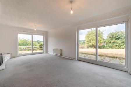 8700108-interior10.jpg