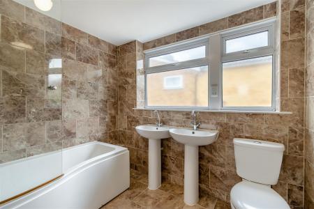 8700108-interior21.jpg