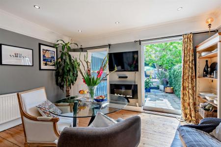 8660018-interior02-800.jpg