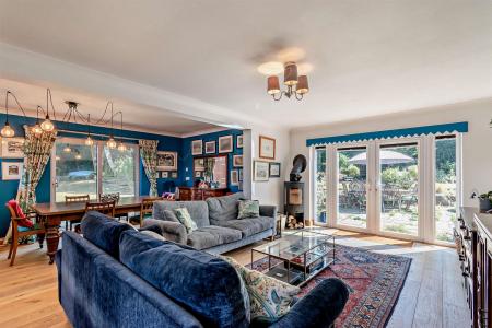 8699567-interior13-800.jpg