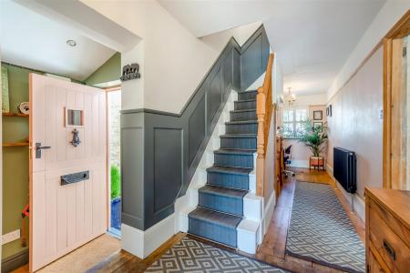 8701108-interior22.jpg