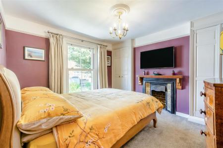 8701108-interior26.jpg