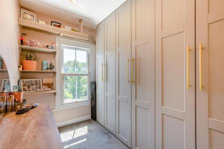 8701108-interior23.jpg