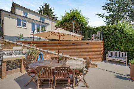8701108-exterior11.jpg