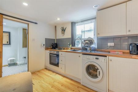 8701108-interior05.jpg