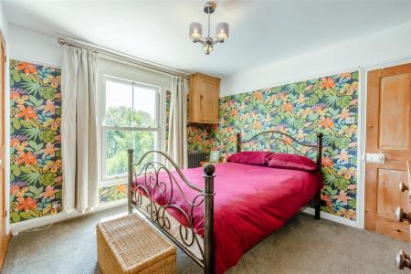 8701108-interior25.jpg