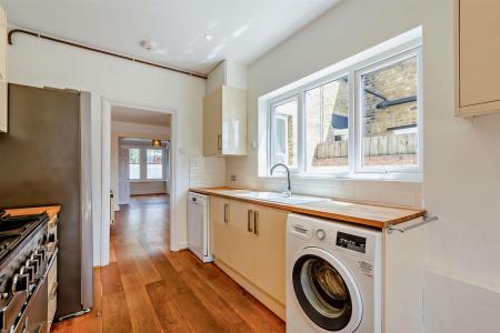 8701828-interior10-800.jpg