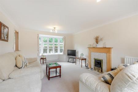 8520324-interior02.jpg