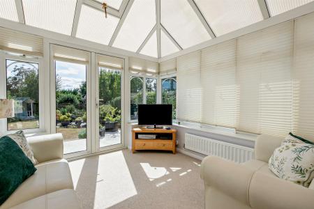 8703719-interior02-800.jpg